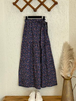 Küçük Çiçek Kat Kat Etek