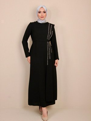 Büyük Beden Yanı Taş İşlemeli Siyah Krep Elbise