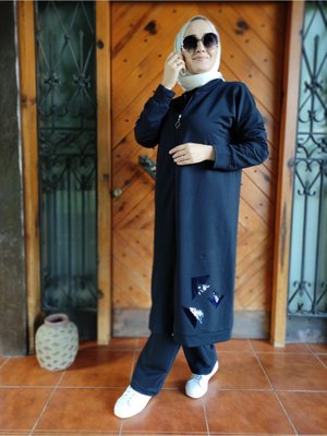 Ücgen Detaylı Lacivert Tek Üsy Eşofman Ücgen Detaylı Lacivert Tek Üsy Eşofman