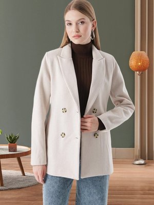 Taş Kruvaze Yaka Balıksırtı Kısa Kaşe Kaban Taş Kruvaze Yaka Balıksırtı Kısa Kaşe Kaban