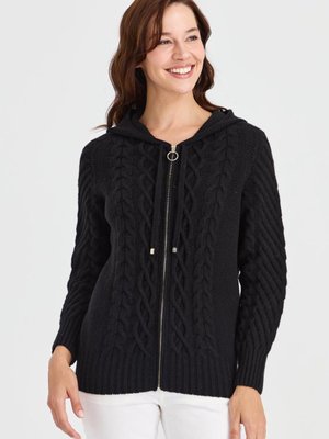 Siyah Kapüşonlu Saç Örgülü Hırka Siyah Kapüşonlu Saç Örgülü Hırka