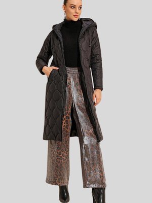 Siyah Kapüşonlu Uzun Kapitone Şişme Mont Siyah Kapüşonlu Uzun Kapitone Şişme Mont