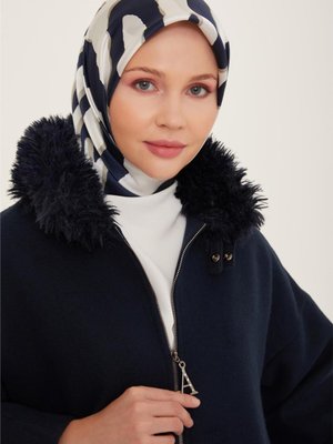 Yakası Kürklü Kaban Lacivert