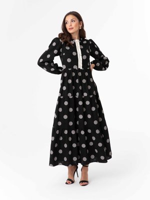 Püskül Detaylı Nakışlı Elbise Siyah Bej