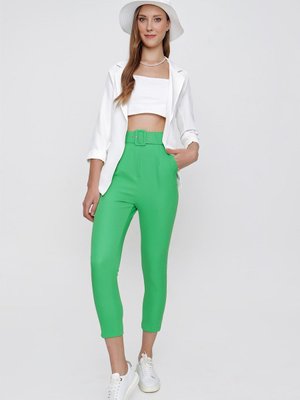 Fıstık Kemerli Kumaş Pantolon