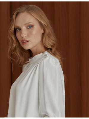 Omzu Düğmeli Balon Kol Ekru Bluz