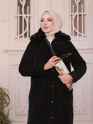 Kürklü Mont Su Kaydıran Kumaş Çıkartılabilir Yaka Kürklü Mont Su Kaydıran Kumaş Çıkartılabilir Yaka