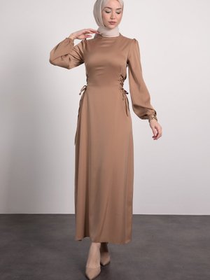 Yandan Çapraz Bağlamalı Saten Abiye Elbise Vizon