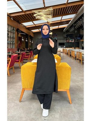 Uzun Tunik Kapüşonlu Kenardan Yırtmaçlı İkili Spor Takım Siyah Uzun Tunik Kapüşonlu Kenardan Yırtmaçlı İkili Spor Takım Siyah
