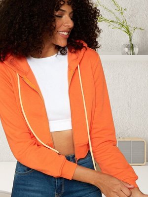 Turuncu Kapüşonlu Crop Sweatshirt Turuncu Kapüşonlu Crop Sweatshirt