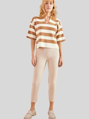 Taş Yüksek Bel Pensli Atlas Pantolon Taş Yüksek Bel Pensli Atlas Pantolon