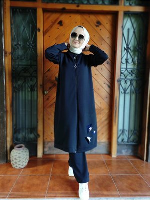 Ücgen Detaylı Lacivert Eşofman Ücgen Detaylı Lacivert Eşofman