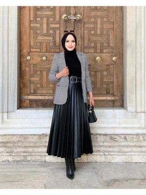 Kadın Tesettür Deri Görünümlü Pliseli Etek