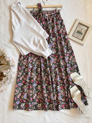 Tabanı Siyah Mor Menekşe Desenli Kat Kat Etek