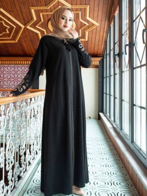 Büyük Beden Nakışlı Fermuarlı Krep Kumaş Ferace