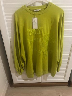 Önü Dantel Nakışlı Sweatshirt