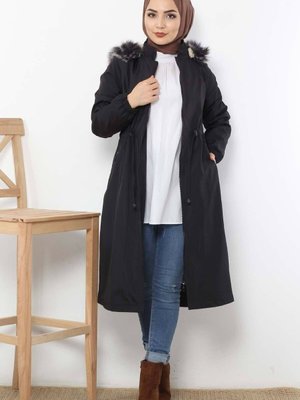Siyah Kapüşonlu Kürklü Bondik Mont