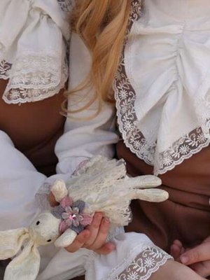 Heidi Fırfırlı Bluz Ekru Heidi Fırfırlı Bluz Ekru