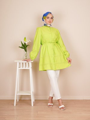 Nakış Detaylı Gömlek Nakış Detaylı Gömlek