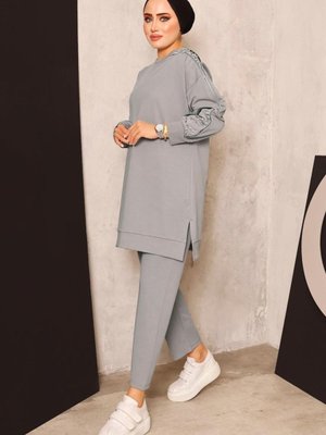 Gri İnci Detaylı Pantolonlu Takım T