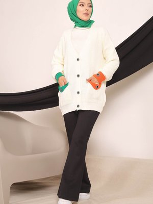 Krem Modest Düğme Detaylı Cepli Triko Hırka