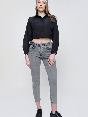 Gri Dil Kemer Detaylı Mom Jean Pantolon