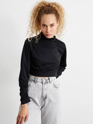 Siyah Balıkçı Yaka Uzun Kollu Crop