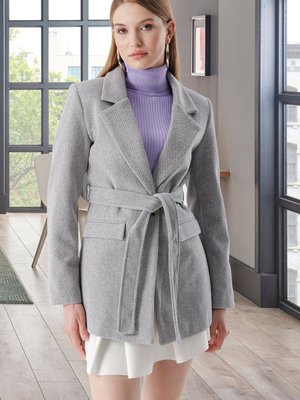 Açık Gri Kuşaklı Balıksırtı Kısa Kaşe Kaban Açık Gri Kuşaklı Balıksırtı Kısa Kaşe Kaban