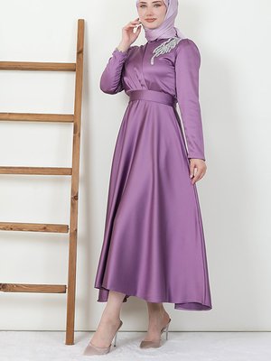 Omzu Taşlı Saten Abiye Elbise Lila Omzu Taşlı Saten Abiye Elbise Lila