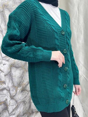 Beş Düğmeli Örgü Desenli Hırka Zümrüt