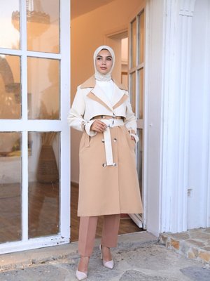 Rüzgarlık Detaylı Kemerli Trençkot Bej Rüzgarlık Detaylı Kemerli Trençkot Bej