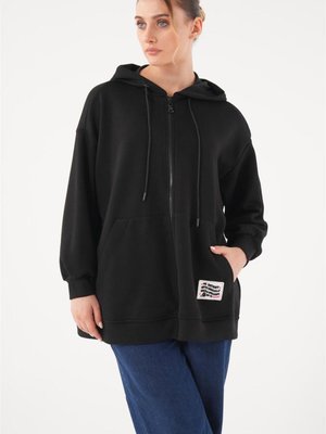 Etiket Detaylı Kapüşonlu Basic Siyah Sweatshirt Etiket Detaylı Kapüşonlu Basic Siyah Sweatshirt