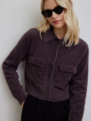 Arya Yumuşak Crop Hırka Vişne Arya Yumuşak Crop Hırka Vişne