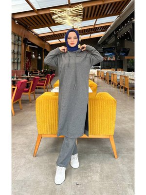 Uzun Tunik Kapüşonlu Kenardan Yırtmaçlı İkili Spor Takım Antrasit Uzun Tunik Kapüşonlu Kenardan Yırtmaçlı İkili Spor Takım Antrasit