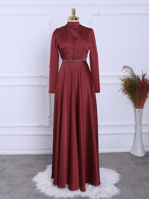 Önü Drapeli Beli Boncuk Detaylı Saten Abiye Elbise Önü Drapeli Beli Boncuk Detaylı Saten Abiye Elbise