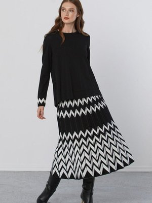 Merserize Triko Zik Zak Etekli Takım Ns 22k Siyah