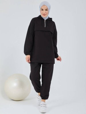 Önden Yarım Fermuarlı Eşofman Takımı Siyah Önden Yarım Fermuarlı Eşofman Takımı Siyah