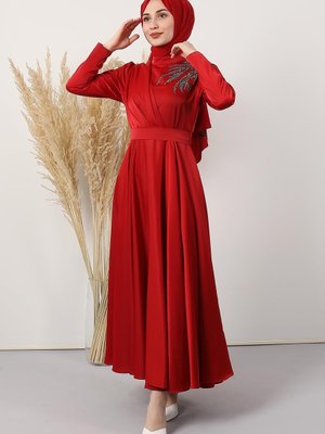 Omzu Taşlı Saten Abiye Elbise Kırmızı Omzu Taşlı Saten Abiye Elbise Kırmızı