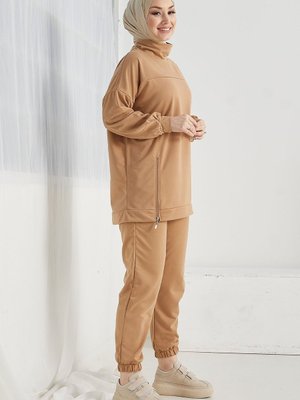 Morsa Fermuar Detay Paçası Lastik İkili Takım Camel Morsa Fermuar Detay Paçası Lastik İkili Takım Camel