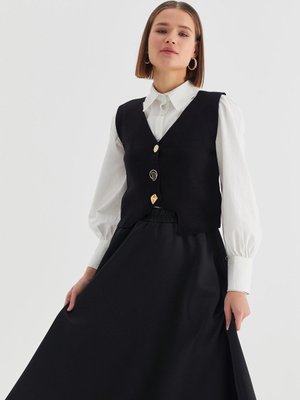 Gold Düğmeli Triko Yelek Siyah