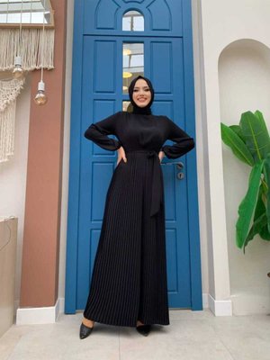 Eteği Pilise Detaylı Bel Kuşaklı Kol Manşetleri Lastikli Tulum Siyah