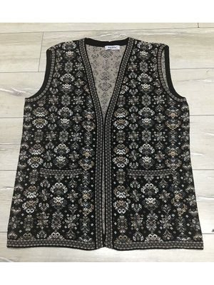 Kilim Desenli Düğmesiz Kalın Kısa Anne Yelek Kilim Desenli Düğmesiz Kalın Kısa Anne Yelek