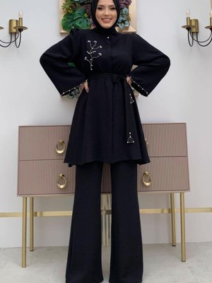 Siyah Taş Işleme Detaylı Kuşaklı Krep Takım T