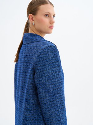 Düğme Detaylı Kendinden Dokulu Kumaş Kap Düğme Detaylı Kendinden Dokulu Kumaş Kap