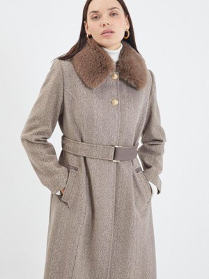 Kürk Yaka Kemer Detaylı Kaşe Manto