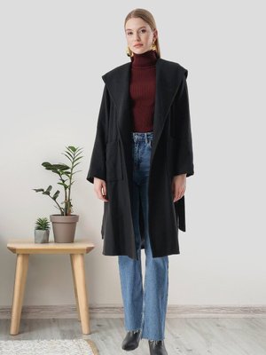 Siyah Kapüşonlu Torba Cepli Kaşe Kaban