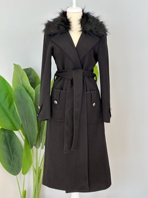 Kürklü Düğme Detaylı Kaban Siyah