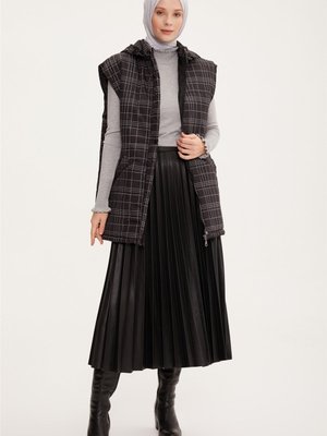 Baskılı Ve Kapitoneli Yelek Siyah