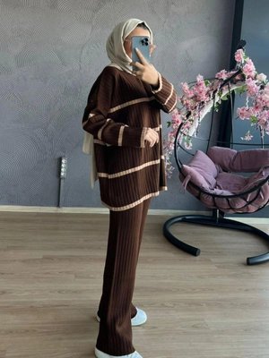 İki Renkli Mevsimlik İnce Kumaş Triko Takım