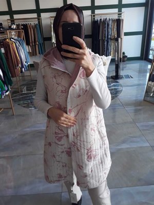 Çift Taraflı Kapüşonlu Yelek